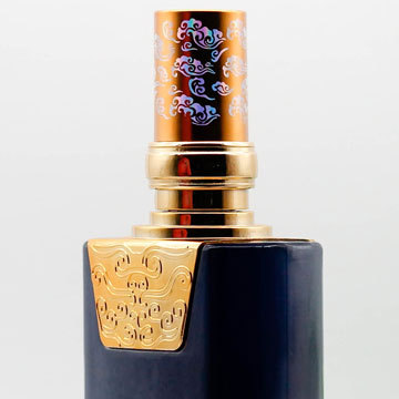 定制高白料扁方酒瓶一斤裝噴深藍色白酒瓶烤金字鍍金外殼噴涂酒瓶